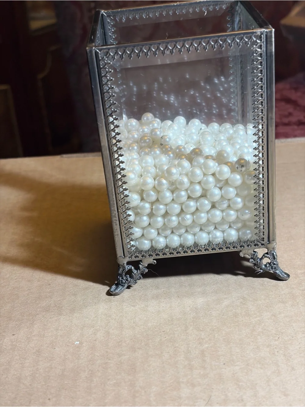 Elegant pen and pencil holder with pearls and stunning metawork
